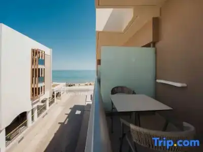 Batis Aero Beachfront Wellbeing - 35