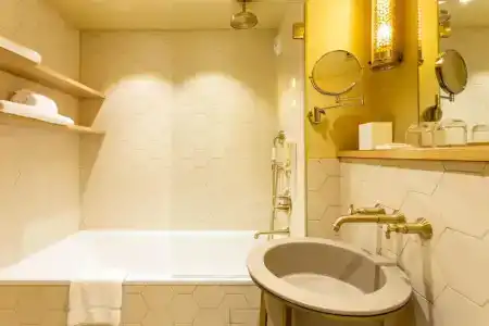 Hôtel Bonsoir Madame - 33