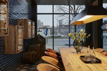 Indigo Berlin - East Side Gallery by IHG - 28