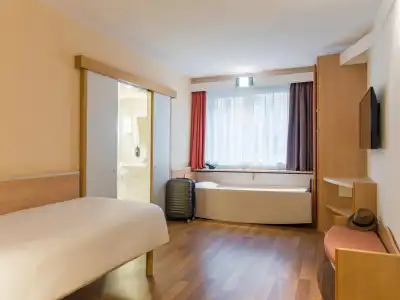 Ibis Stuttgart Centrum - 16