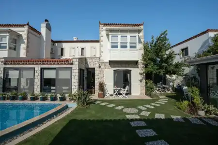 Sedirli Ev Alacati - 0