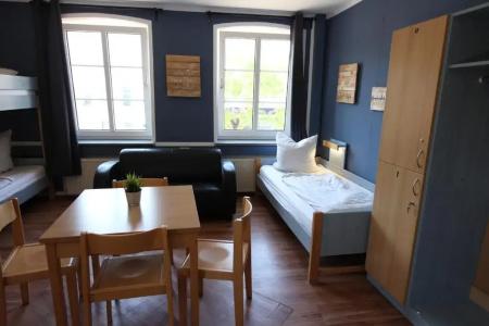 Blue Doors Hostel Ktv - 42