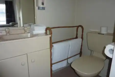 Colonial Inn Motel - 39
