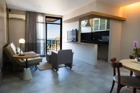 Ritz Leblon - 40
