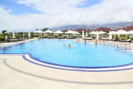 Karven 4 Seasons Resort - 9