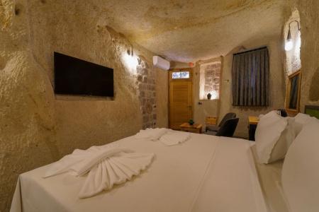The Niche Cave - 172