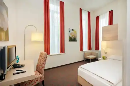 H+ München - 28