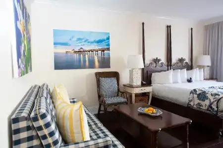 Inn at Pelican Bay - 53