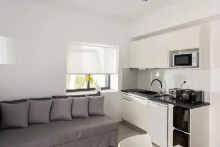 Cozy Corner Luxury Apartments - 30