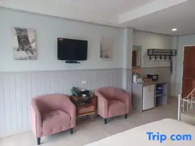 At Koh Larn Resort - 115