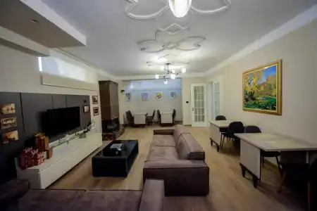 Vila Tirana - 12