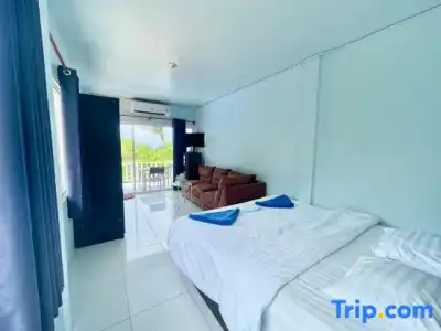 Naiharn On The Rock Resort - 16