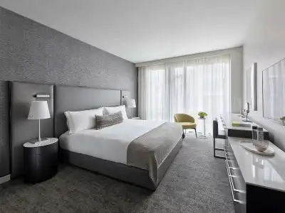 Smyth Tribeca - 80