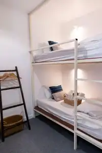 Oon Poshtel - 58