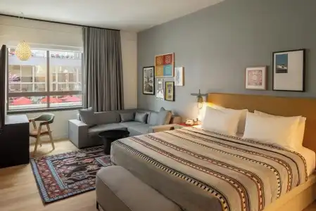 Moxy Cincinnati Downtown - 2