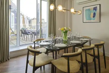 Cheval Harrington Court at South Kensington - 17