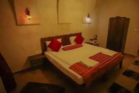 Heritage Cave Inn - 4