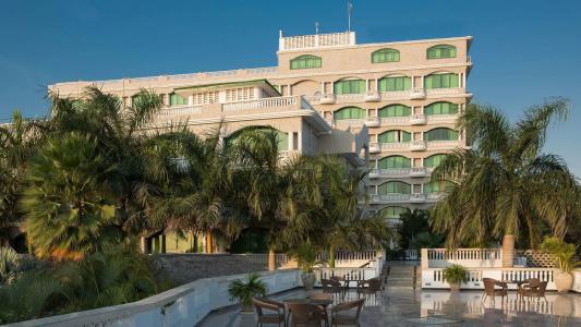 The Oyster Bay Suites - 20
