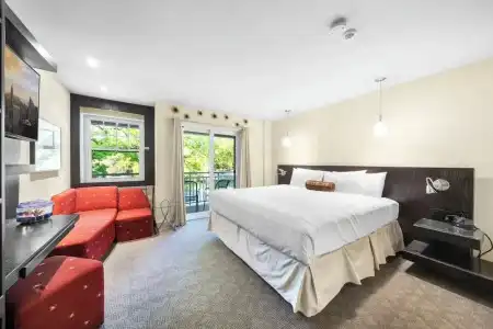 The Shaw Club - 37