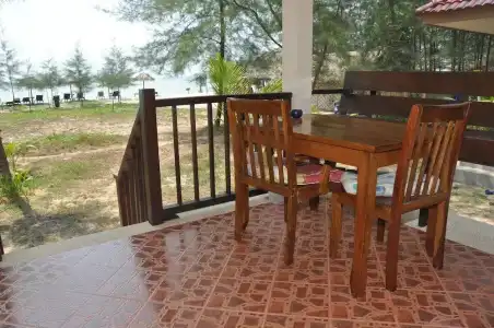 Pranee Beach Bungalows - 24