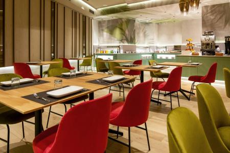 Melia Plaza - 32