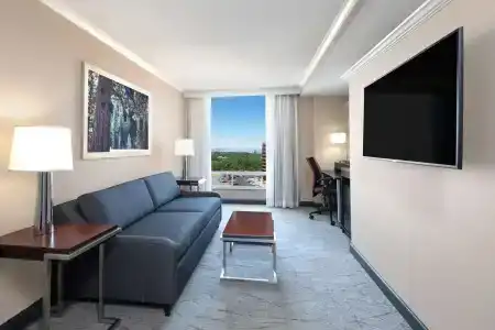 DoubleTree by Hilton Denver Cherry Creek - 35
