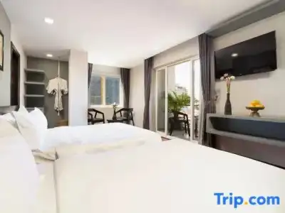 The Heli Boutique - 51