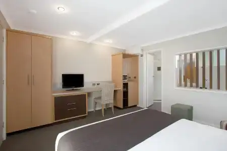 Comfort Inn On Raglan - 69