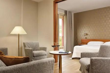 Continental Wellness & Spa - 79
