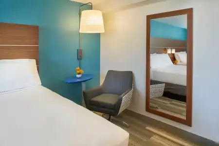 Holiday Inn Express WAIKIKI by IHG - 49