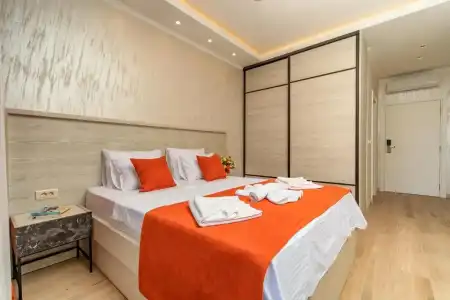 Luxury Apartments Queen - 78