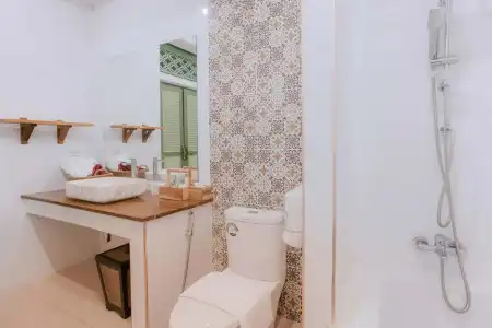 The Robertson House by The Crest Collection - 14