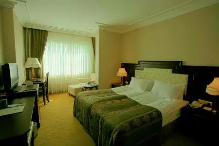 Radisson Blu, - 5