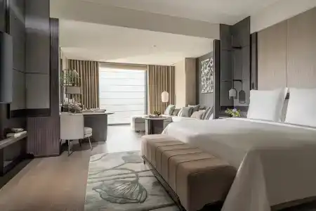 Four Seasons At Centre - 85