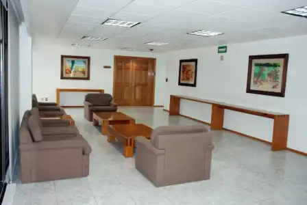 & Suites PF - 13