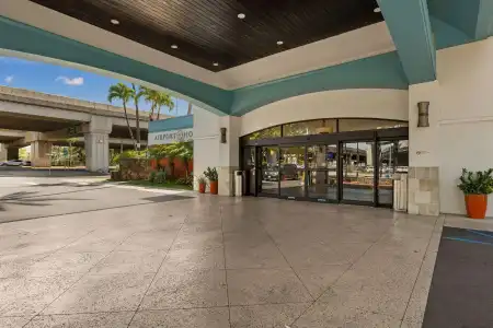 Airport Honolulu, Trademark Collection by Wyndham - 0