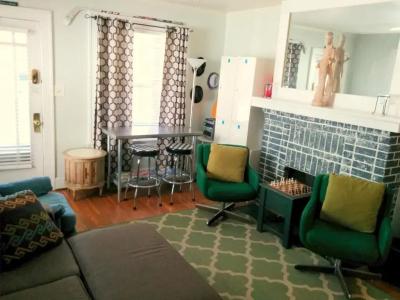 The Wayfaring Buckeye Hostel - 85