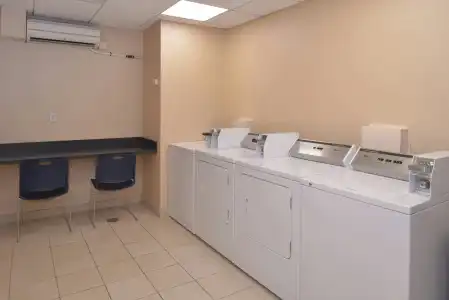 Woodspring Suites Bakersfield Airport - 23