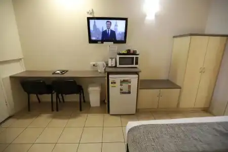 Tropic Coast Motel - 111