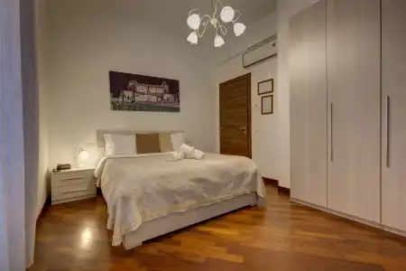 Little Rhome Suites - 4