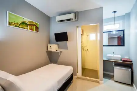 At Hua Lamphong - Hostel - 2