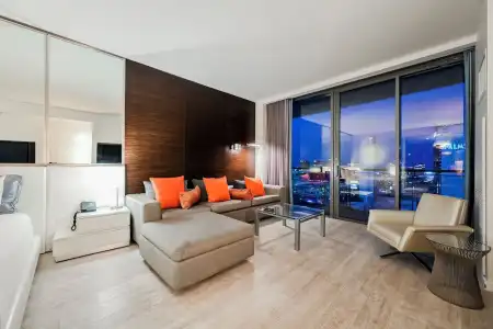 Beautiful Palms Place Suite - 299