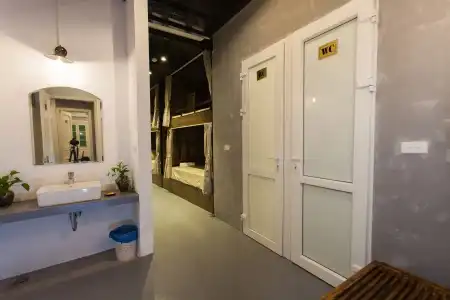 Luxury Backpackers - 6
