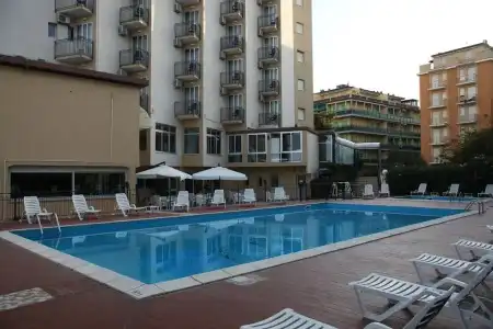 Plaza - 11
