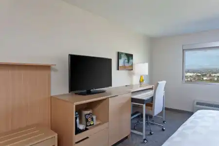 Holiday Inn Los Angeles - LAX Airport by IHG - 68