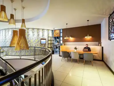 Novotel London Tower Bridge - 13