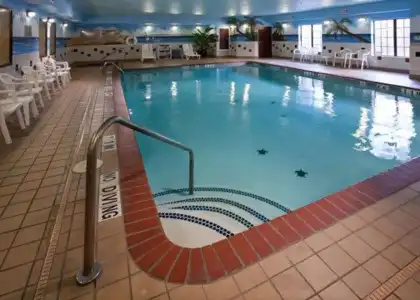 Quality Inn & Suites, Near University - 9
