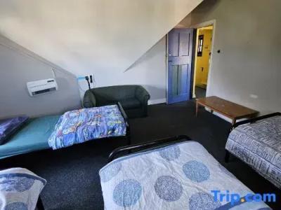 Stafford Gables Hostel - 52
