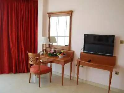 Al Madina Suites Doha - 23