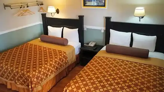 Paradise Inn & Suites - 63